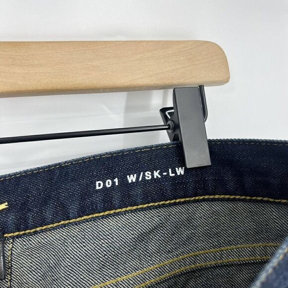 Saint Laurent Jeans Size 33 Womens D01 W/SK-LW Skinny Stretch Denim Dark Wash - Picture 4 of 11